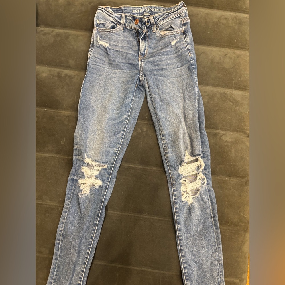 American Eagle Outfitters Light Blue Distressed Skinny Jeans